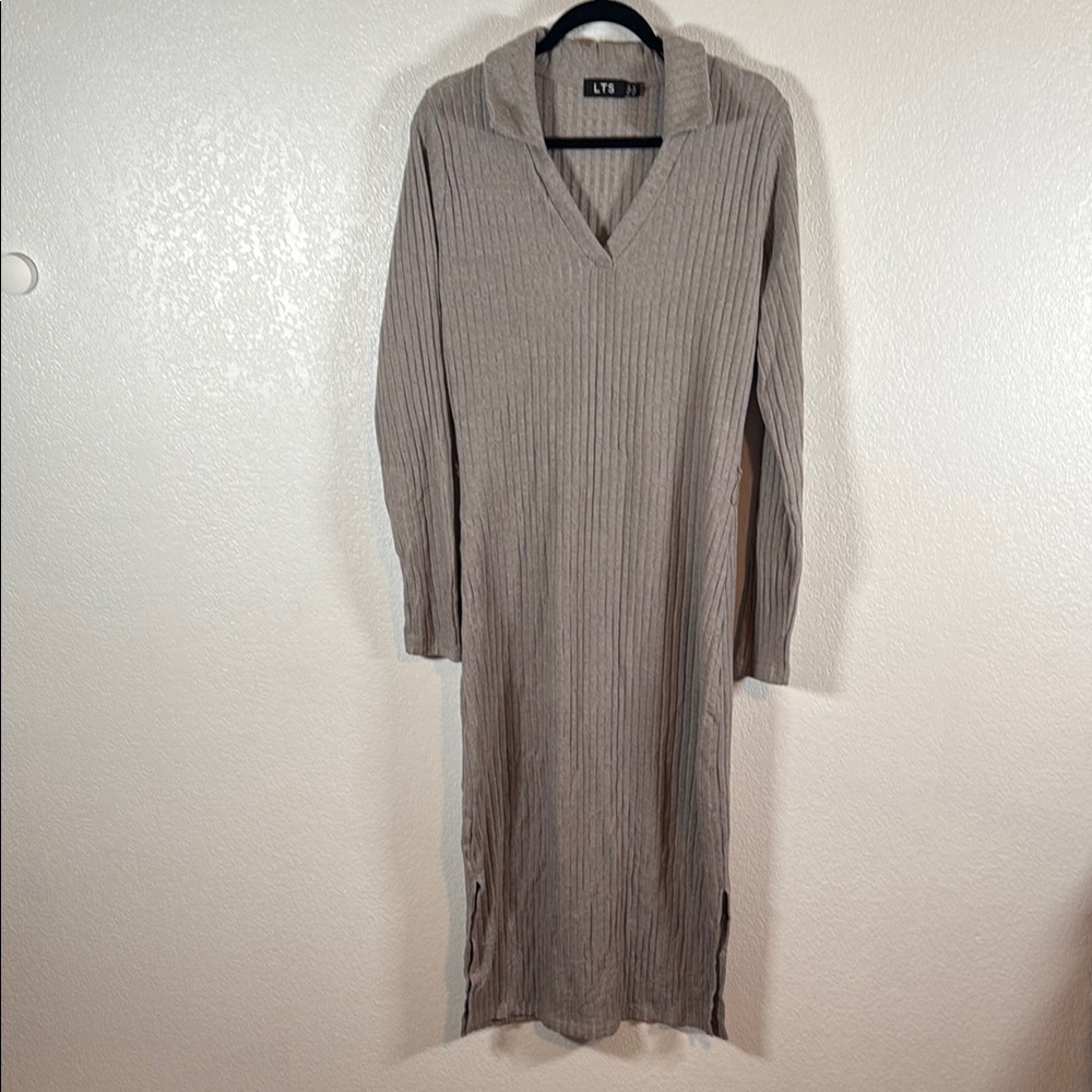 Ribbed Knit V-Neck Long Sleeve Dress in Taupe